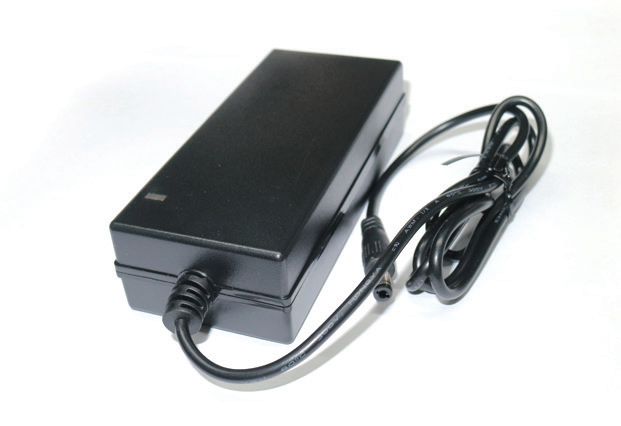 桌面式电源适配器